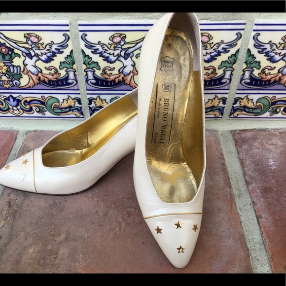 SALE 💃🏻VINTAGE BRUNO MAGLI IVORY LEATHER HEELS 7 - Picture 5 of 8